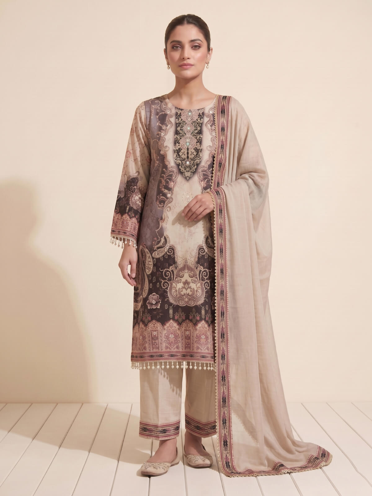 Elegance Personified Embroidered Ethnic Kurti